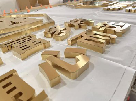  扶沟拉丝不锈钢字的特点。